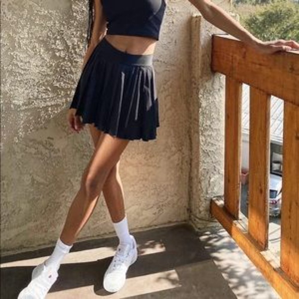 Aritzia black tennis skirt